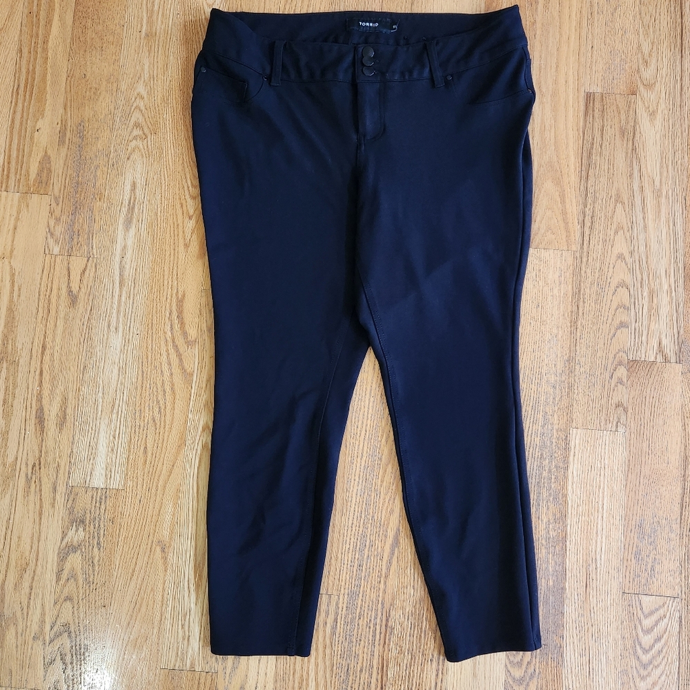 Torrid Women's Stretch Knit Pant Cropped Tapered Leg Size 18